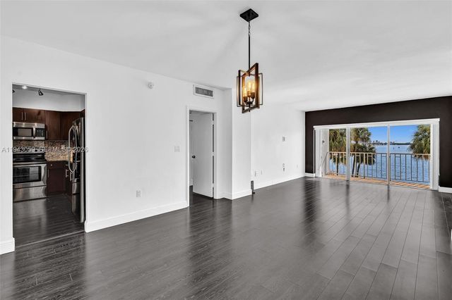 500 Bayview Drive 228, Sunny Isles Beach, FL 33160