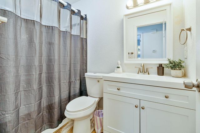 2459 S Fine Avenue, Fresno, CA 93725