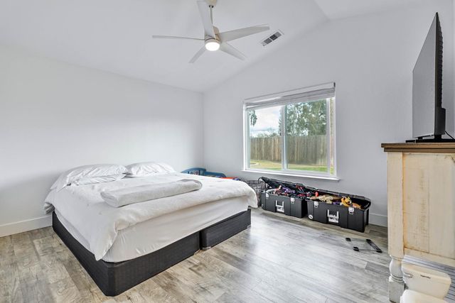 2459 S Fine Avenue, Fresno, CA 93725