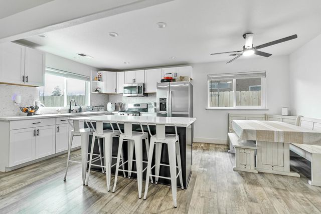 2459 S Fine Avenue, Fresno, CA 93725