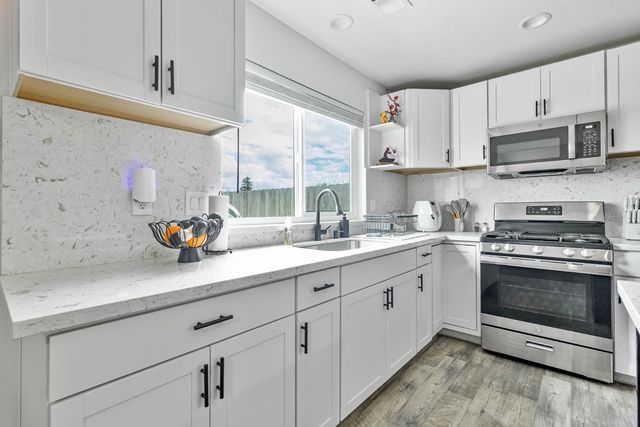 2459 S Fine Avenue, Fresno, CA 93725