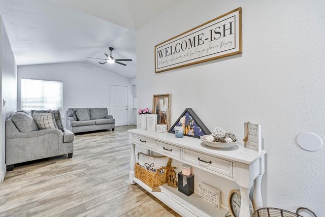 2459 S Fine Avenue, Fresno, CA 93725