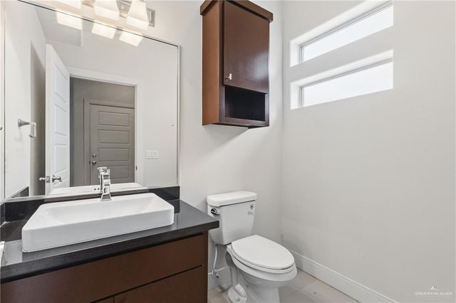 3016 S L Street 2, Mcallen, TX 78503