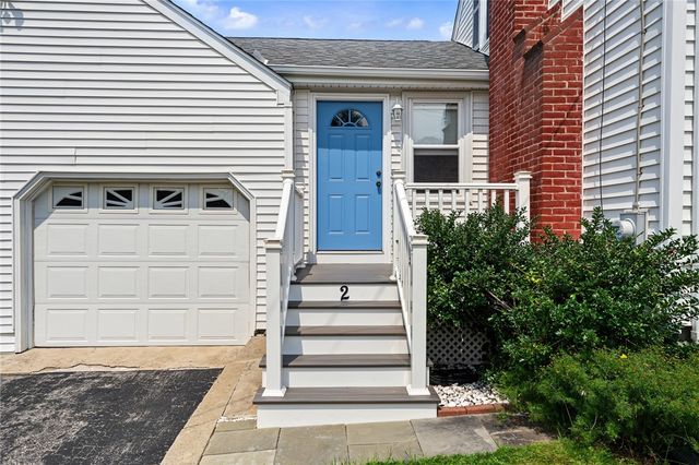 2 Pagnano Street, Bristol, RI 02809