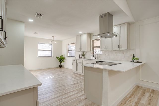 2421 Meadow View, Bedford, TX 76021