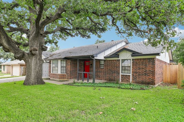 2421 Meadow View, Bedford, TX 76021