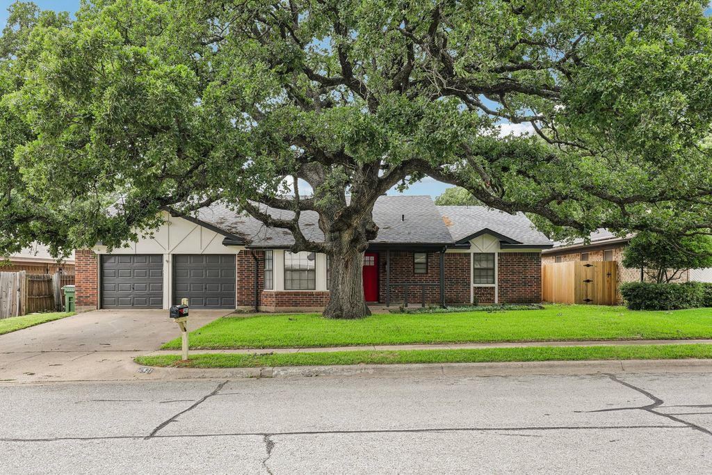 2421 Meadow View, Bedford, TX 76021