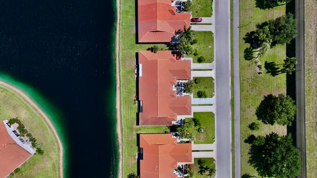15306 W Tranquility Lake Drive, Delray Beach, FL 33446