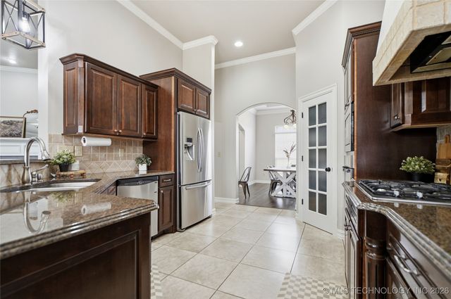 2512 E 138th Court S, Bixby, OK 74008