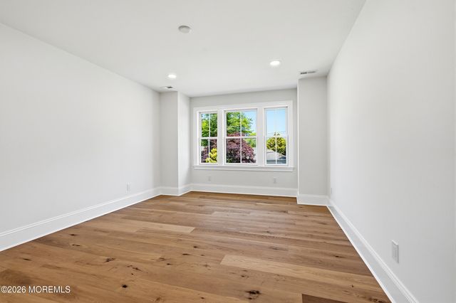 8 Pocahontas Avenue, Oceanport, NJ 07757