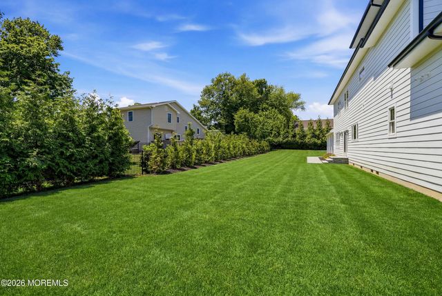 8 Pocahontas Avenue, Oceanport, NJ 07757