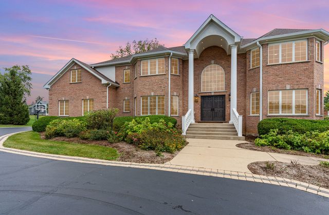 121 Florence Avenue, Inverness, IL 60010