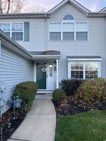 12 Horizon Court, Huntington, NY 11743