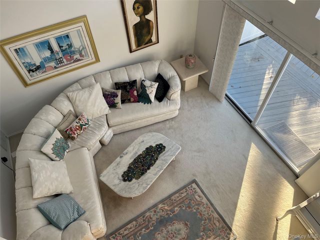 12 Horizon Court, Huntington, NY 11743