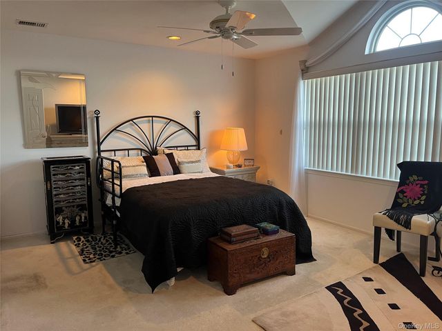 12 Horizon Court, Huntington, NY 11743