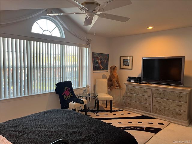 12 Horizon Court, Huntington, NY 11743