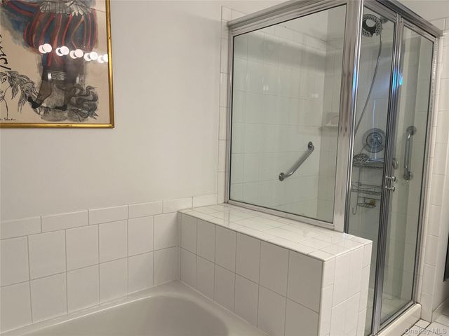 12 Horizon Court, Huntington, NY 11743