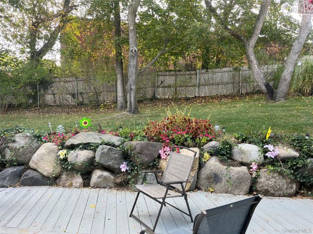 12 Horizon Court, Huntington, NY 11743