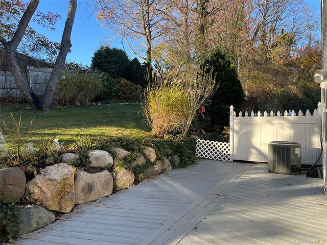 12 Horizon Court, Huntington, NY 11743