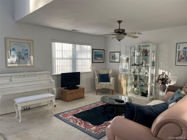 12 Horizon Court, Huntington, NY 11743