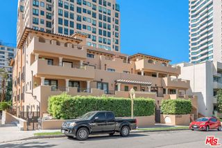 10523 Ashton Avenue 301, Los Angeles, CA 90024