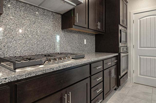 1807 Birdie St, Manteca, CA 95337