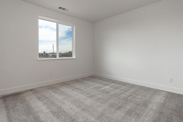 1807 Birdie St, Manteca, CA 95337