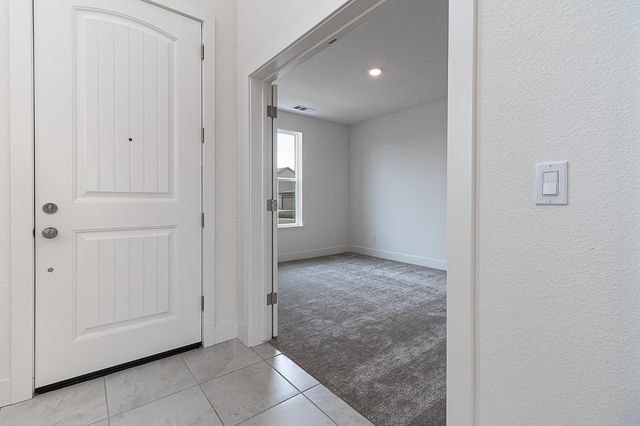 1807 Birdie St, Manteca, CA 95337