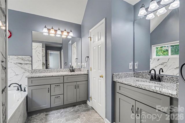 5917 Nuthatch Court, Charlotte, NC 28277