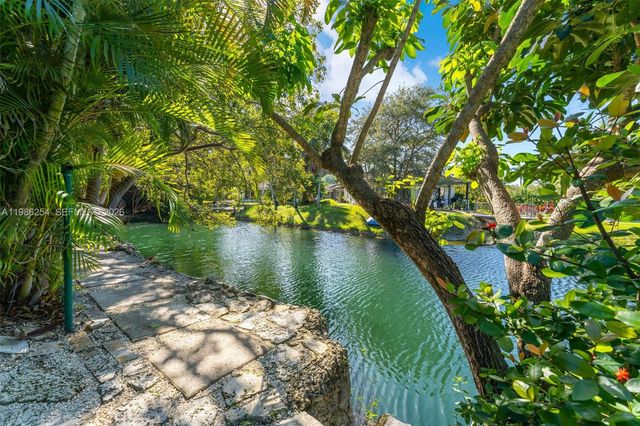 12950 SW 67th Ave, Pinecrest, FL 33156