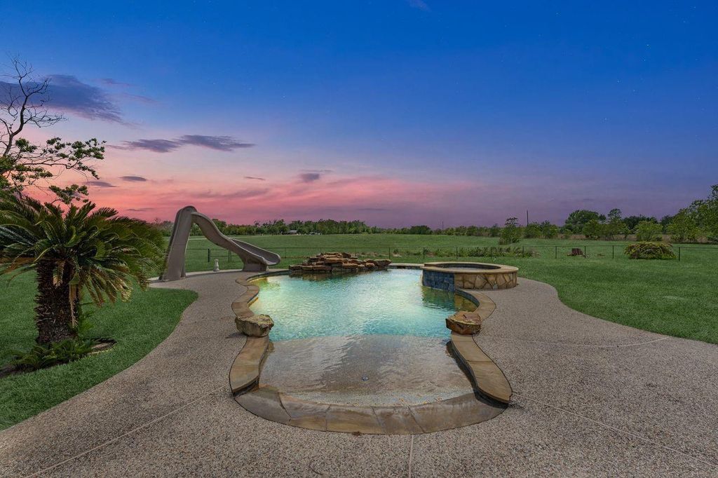 2310 Peters Road, Crosby, TX 77532