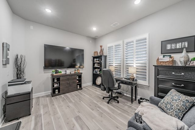 1076 Fleetwood Drive, Justin, TX 76247