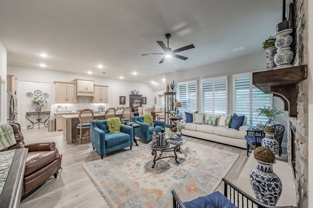 1076 Fleetwood Drive, Justin, TX 76247