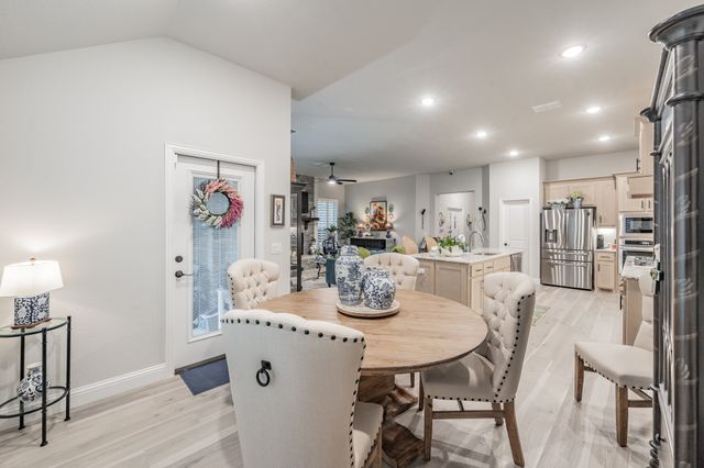 1076 Fleetwood Drive, Justin, TX 76247