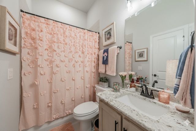 1076 Fleetwood Drive, Justin, TX 76247