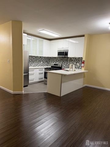 5061 Beech Court, South Brunswick, NJ 08852