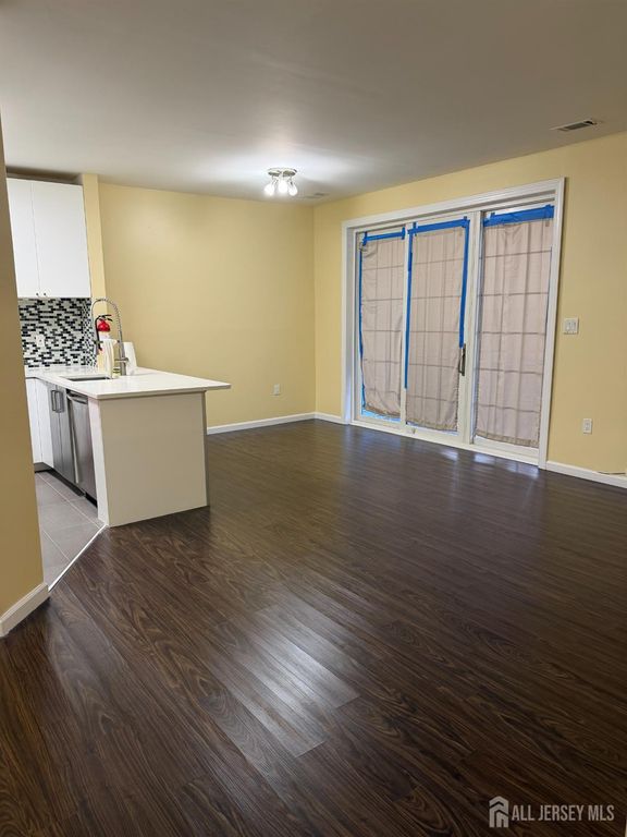 5061 Beech Court, South Brunswick, NJ 08852