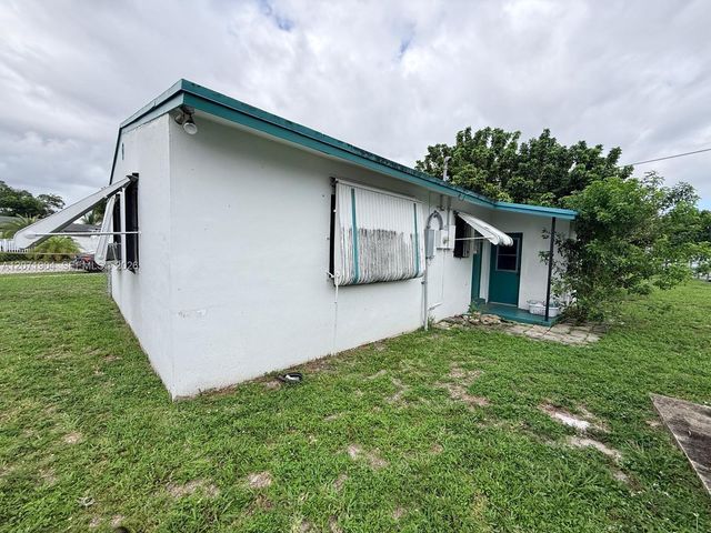 2911 NW 161st Street, Miami Gardens, FL 33054