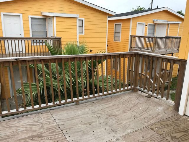 2711 Avenue K, Galveston, TX 77550