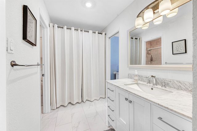 5981 Arapaho Road 402, Dallas, TX 75248