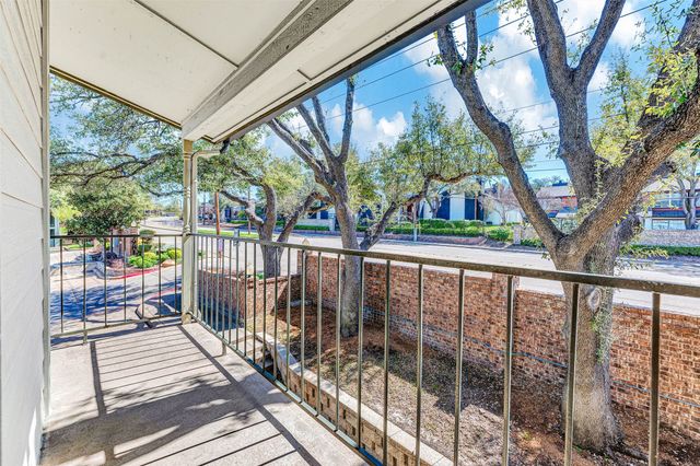 5981 Arapaho Road 402, Dallas, TX 75248