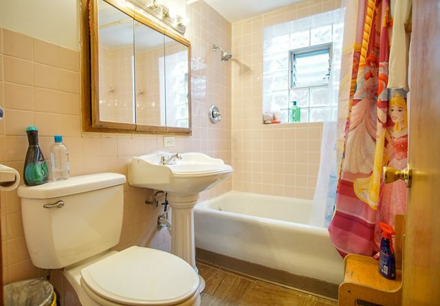 5224 W Deming Place, Chicago, IL 60639