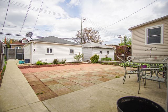 5224 W Deming Place, Chicago, IL 60639