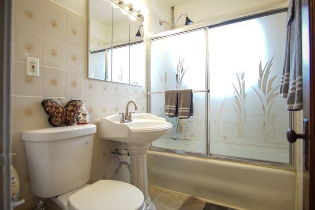 5224 W Deming Place, Chicago, IL 60639
