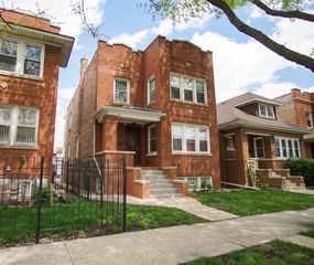 5224 W Deming Place, Chicago, IL 60639