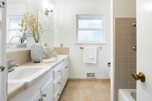 2160 Via Escalera, Los Altos, CA 94024