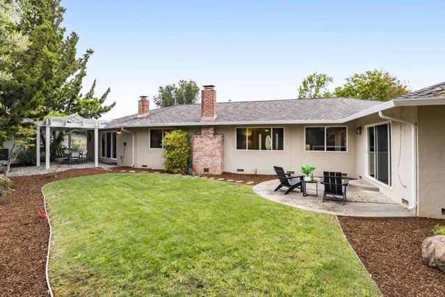2160 Via Escalera, Los Altos, CA 94024