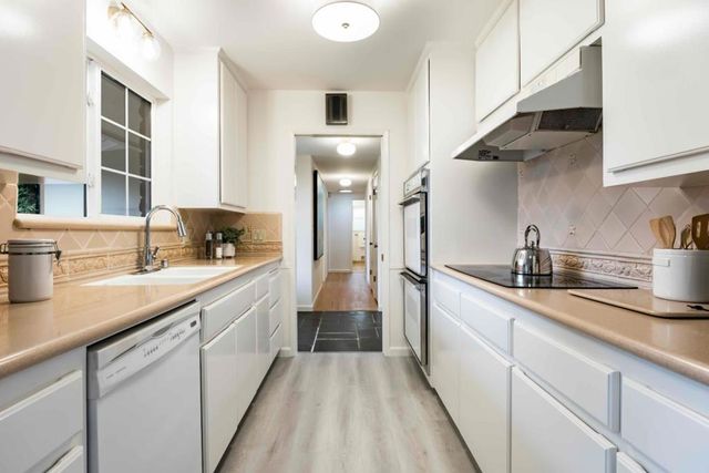 2160 Via Escalera, Los Altos, CA 94024