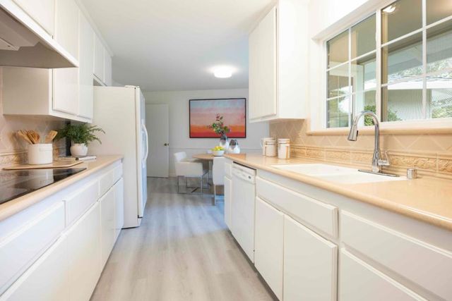 2160 Via Escalera, Los Altos, CA 94024