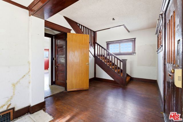 127 S Westlake Avenue, Los Angeles, CA 90057